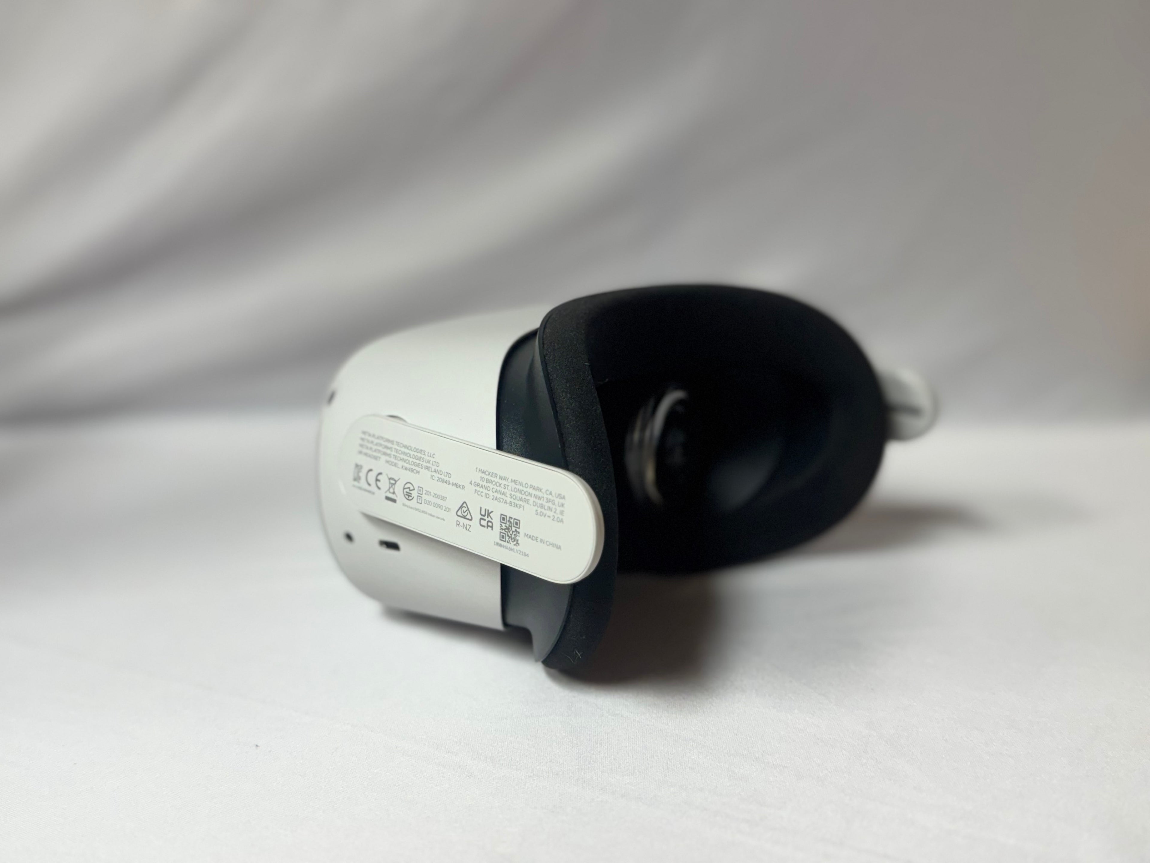 Oculus Quest 2 (Refurbished)