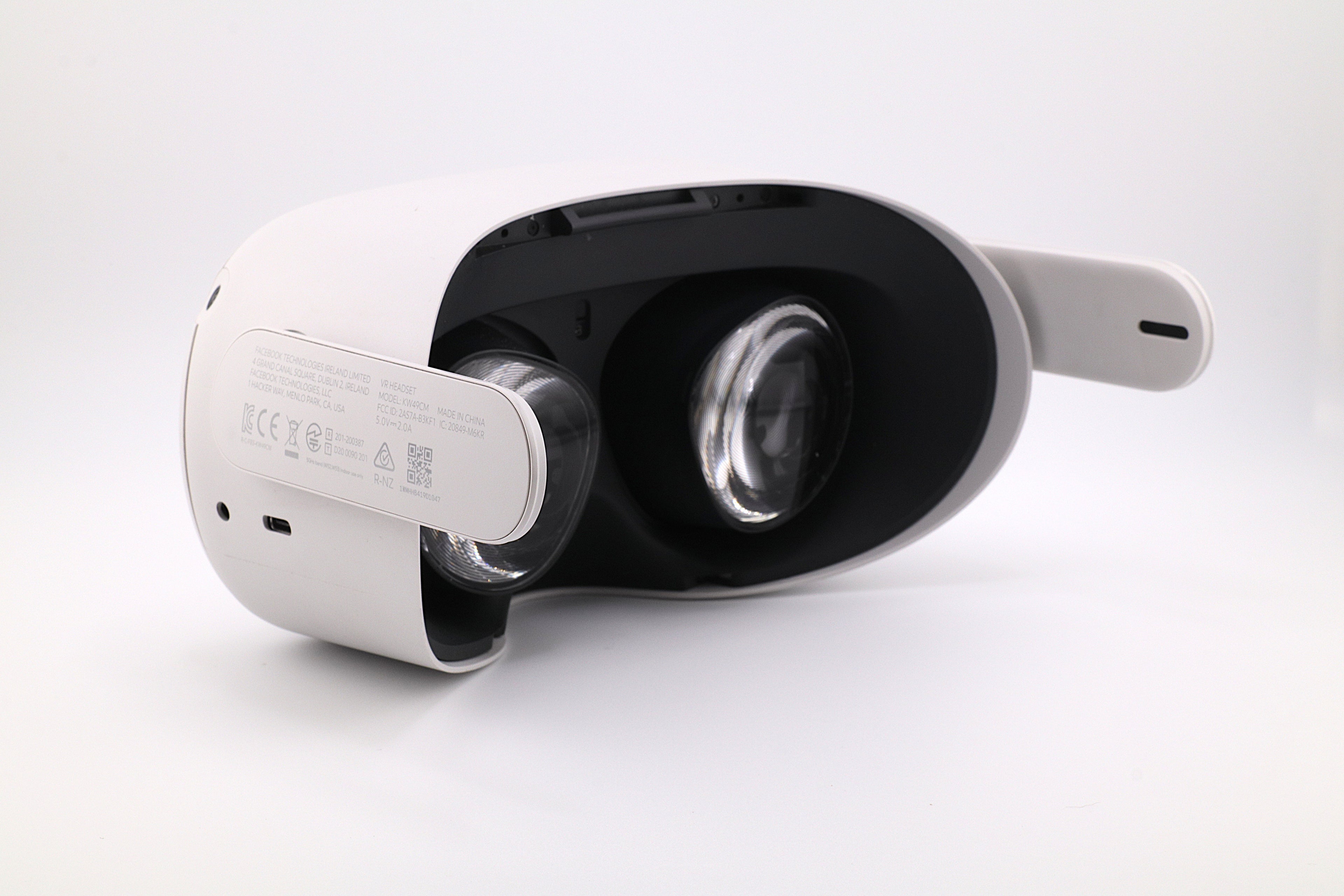 Oculus Quest 2 (Refurbished)