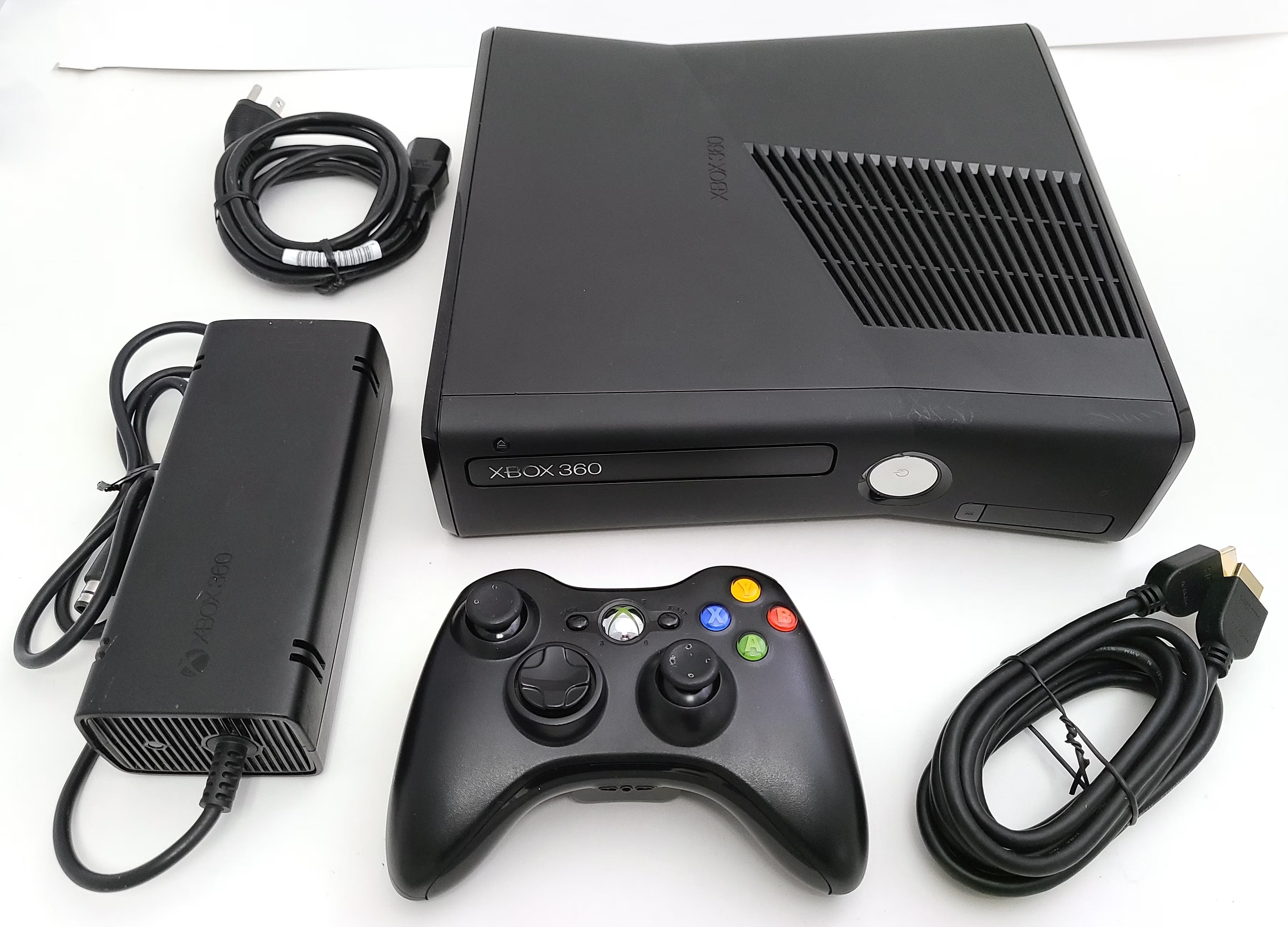 Xbox 360 Slim (Refurbished)